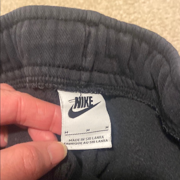 Nike Sweatpants. One Gray and one Black. Men’s Size Medium - Picture 7 of 9
